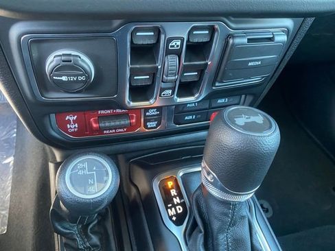 New 2025 Jeep Wrangler Unlimited Rubicon w/ Technology Group image 22