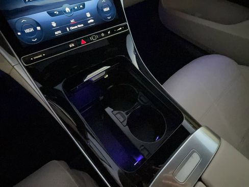 Used 2023 Mercedes-Benz C 300 C 300 4MATIC Sedan 4D image 18