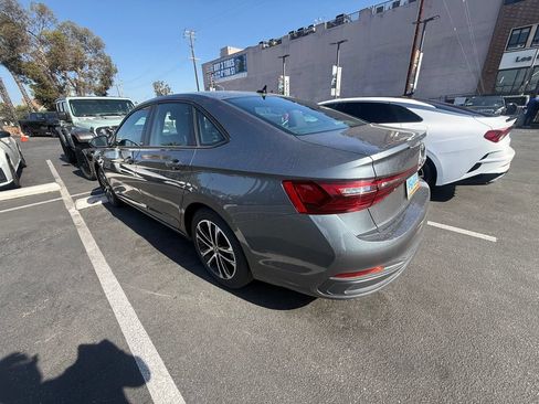 Used 2025 Volkswagen Jetta Sport FWD image 4