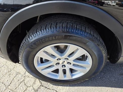 Used 2018 Ford Explorer XLT w/ Equipment Group 202A image 20