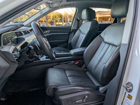 Used 2021 Audi e-tron Prestige w/ Prestige Package image 5