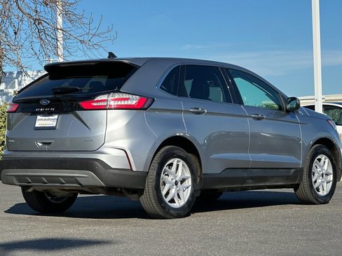 Used 2024 Ford Edge SEL image 4