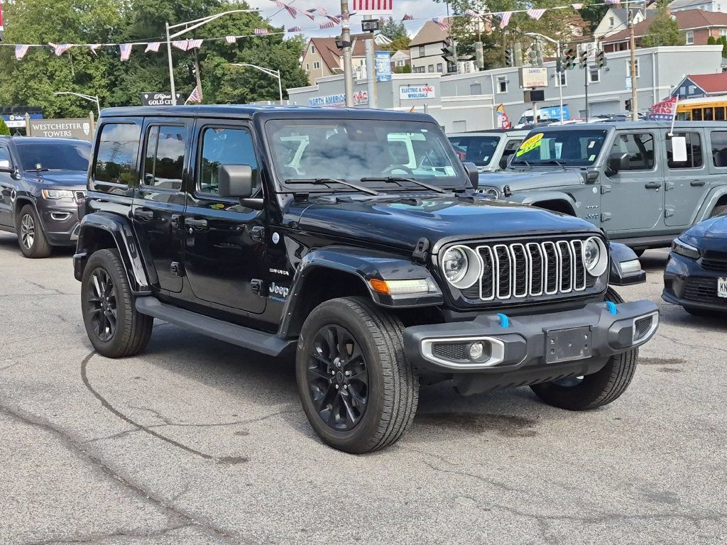 Used 2024 Jeep Wrangler Unlimited Sahara w/ Safety Group AWD/4WD image 3