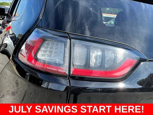 Used 2021 Jeep Cherokee Latitude Plus AWD/4WD image 30