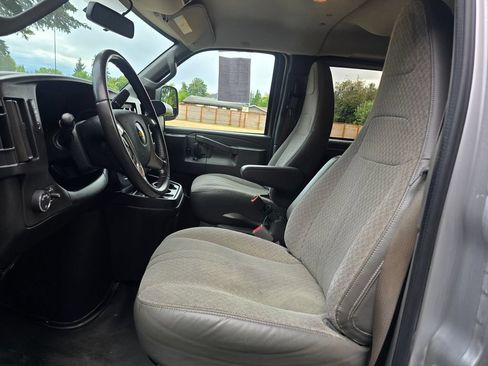 Used 2019 Chevrolet Express 2500 LS w/ Driver Convenience Package RWD image 10