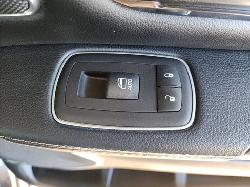 Used 2024 RAM 1500 Laramie image 59