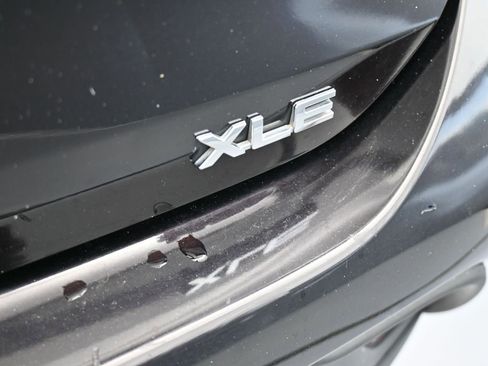 Used 2021 Toyota Highlander XLE image 39