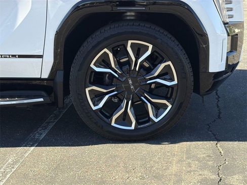 Used 2025 GMC Sierra EV Denali image 35