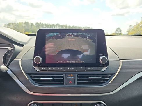 Used 2025 Nissan Altima 2.5 SV image 26