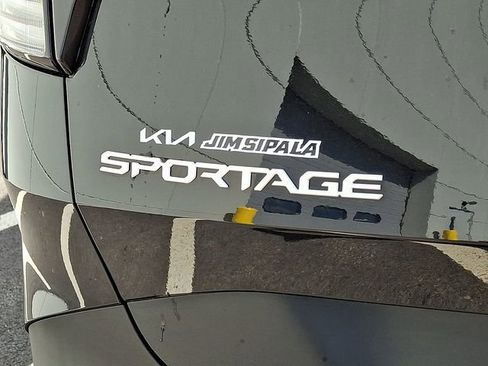 Used 2023 Kia Sportage LX image 29