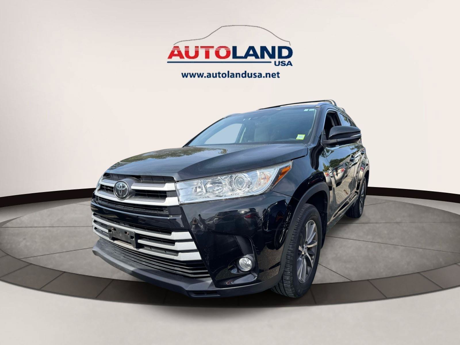 Used 2018 Toyota Highlander XLE AWD/4WD image 1