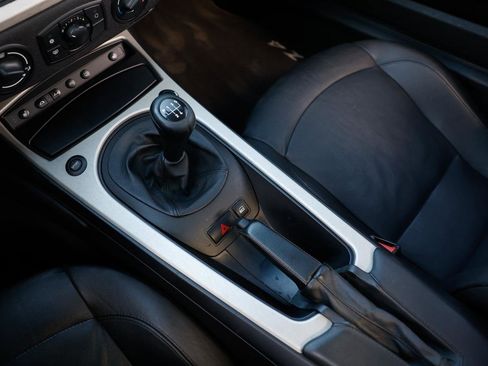 Used 2005 BMW Z4 2.5i image 29