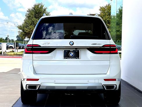 New 2026 BMW X7 xDrive40i w/ Premium Package image 6