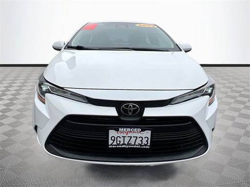 Used 2023 Toyota Corolla LE image 2