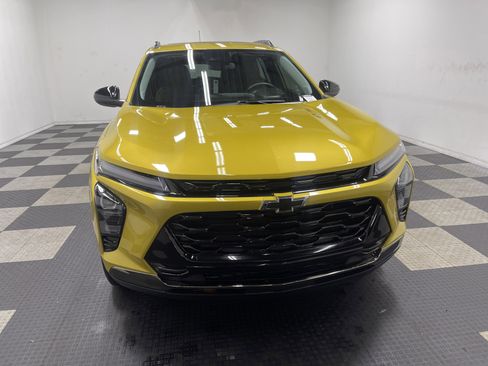 Used 2025 Chevrolet Trax ACTIV w/ Sunroof Package image 7