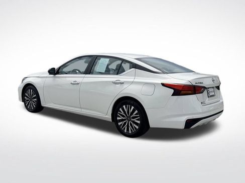 Used 2025 Nissan Altima 2.5 SV FWD image 4