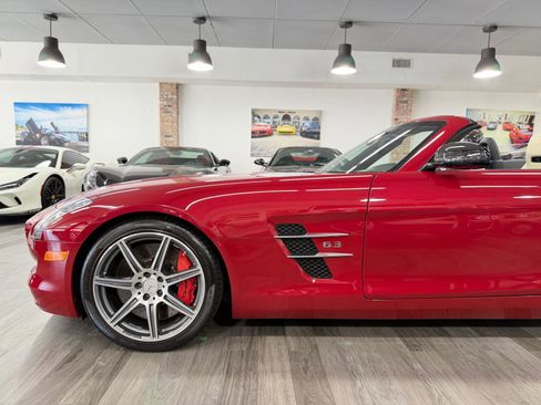 Used 2012 Mercedes-Benz SLS AMG Roadster image 26