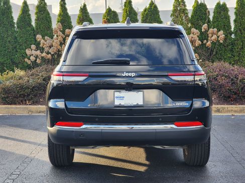 Used 2025 Jeep Grand Cherokee Laredo X image 8