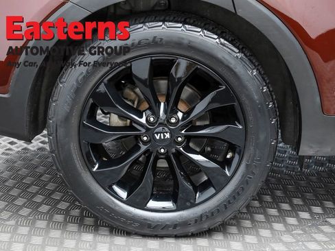 Used 2020 Kia Sorento EX image 31