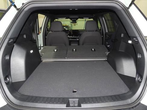 New 2026 Chevrolet Equinox LT AWD/4WD image 37