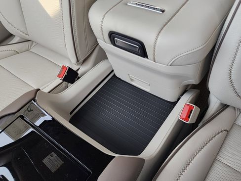 New 2026 GMC Yukon Denali w/ Denali Reserve Package image 38