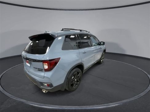 Used 2024 Honda Passport Black Edition image 8