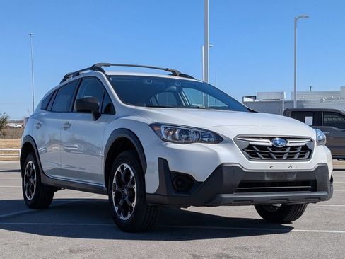 Used 2021 Subaru Crosstrek 2.0i image 3