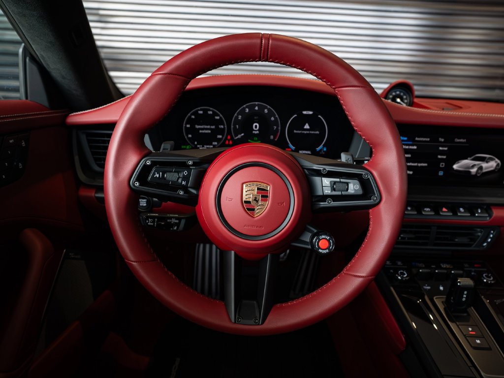 Certified 2025 Porsche 911 Carrera 4 GTS AWD/4WD image 25