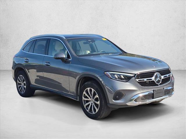 Used 2023 Mercedes-Benz GLC 300 4MATIC image 3