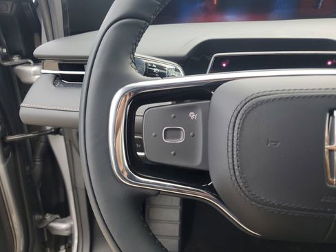 New 2025 Lincoln Nautilus Reserve image 24