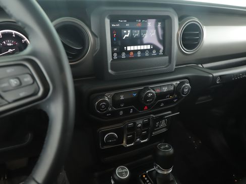 Used 2022 Jeep Wrangler Unlimited Sport image 14