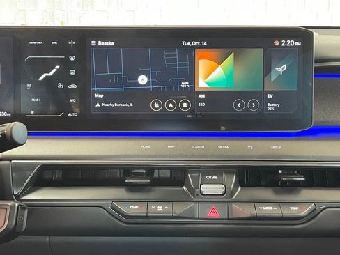 Used 2024 Kia EV9 Land image 55