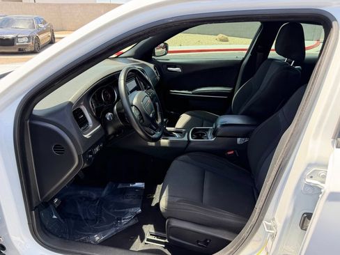 Used 2019 Dodge Charger SXT RWD image 11
