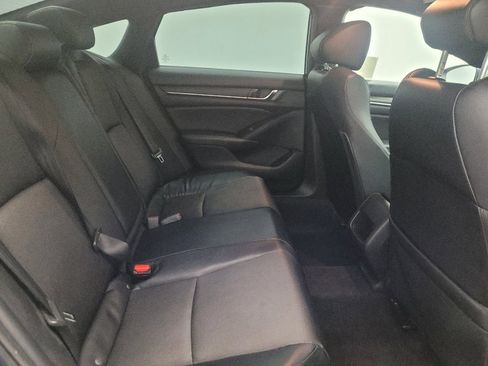 Used 2018 Honda Accord Sport image 19