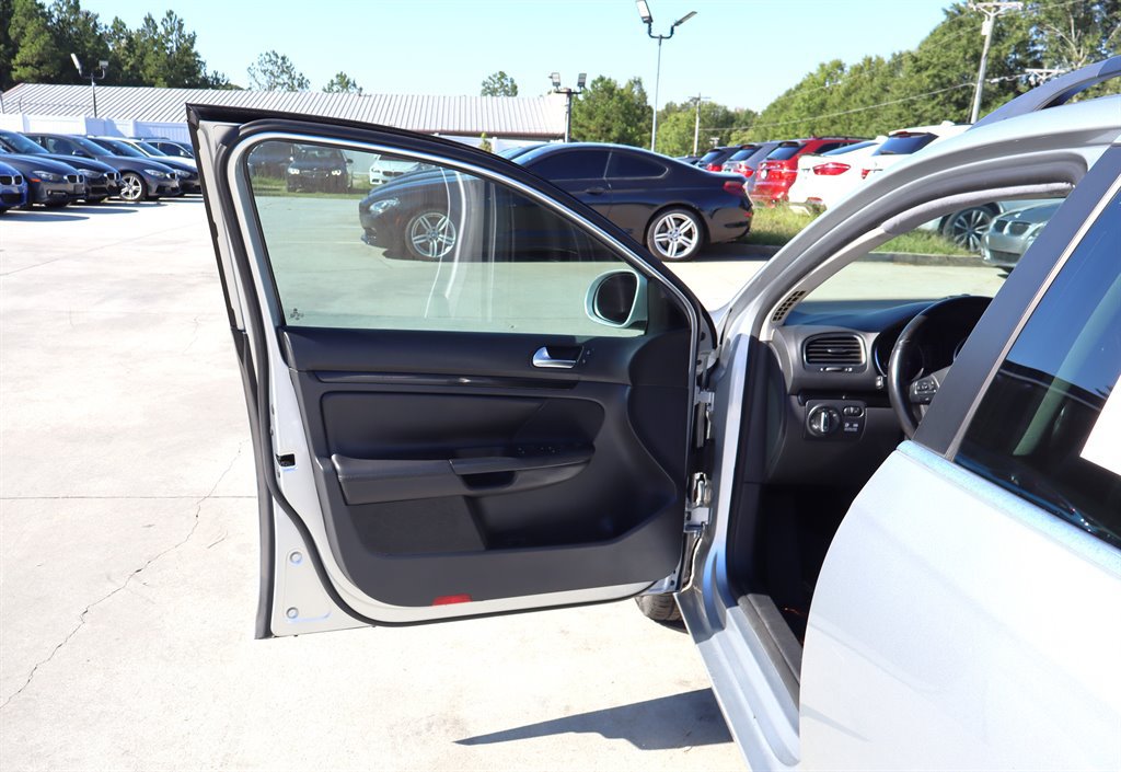 Used 2010 Volkswagen Jetta TDI FWD image 26