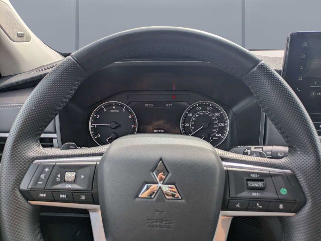 Used 2025 Mitsubishi Outlander SE FWD image 32