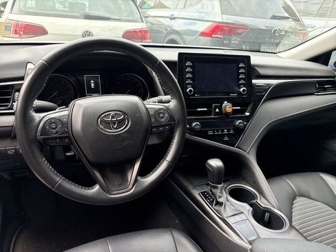 Used 2023 Toyota Camry SE image 7