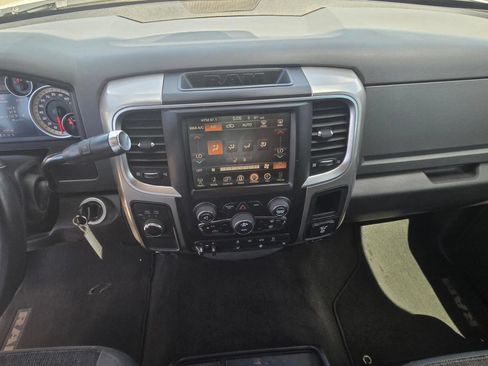 Used 2017 RAM 3500 Big Horn AWD/4WD image 10
