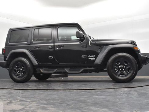 Used 2018 Jeep Wrangler Unlimited Sport AWD/4WD image 23