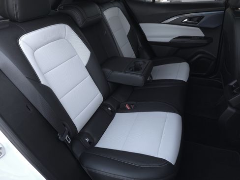 Used 2025 Chevrolet Equinox EV LT image 35