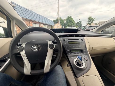 Used 2011 Toyota Prius Three FWD image 3