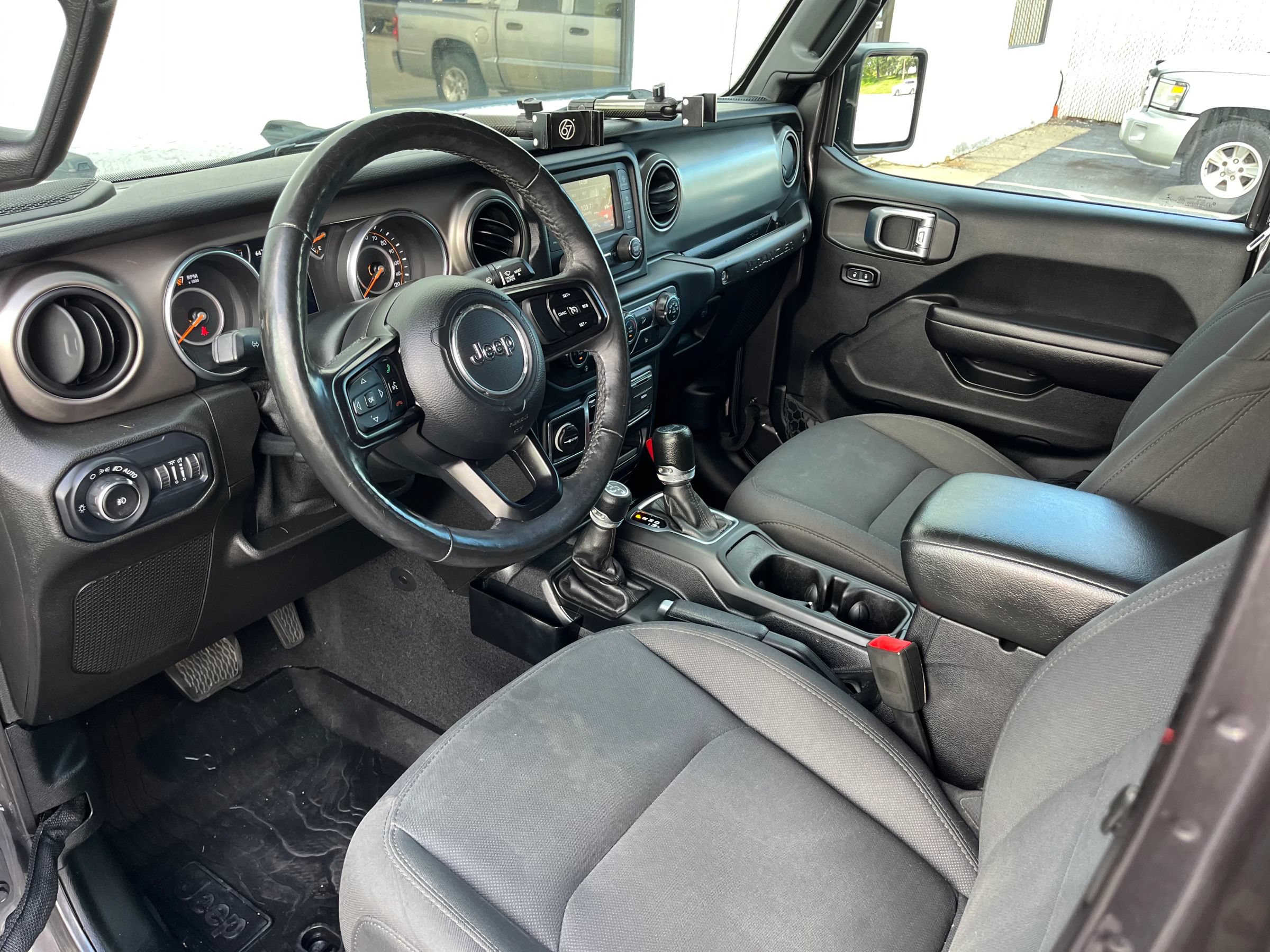 Used 2018 Jeep Wrangler Unlimited Sport S AWD/4WD image 8