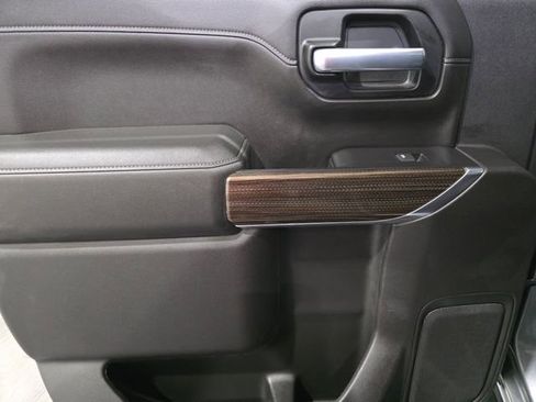 Used 2021 Chevrolet Silverado 1500 LT Trail Boss w/ Convenience Package II AWD/4WD image 11