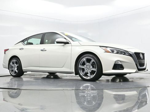 Used 2020 Nissan Altima 2.5 SV image 44