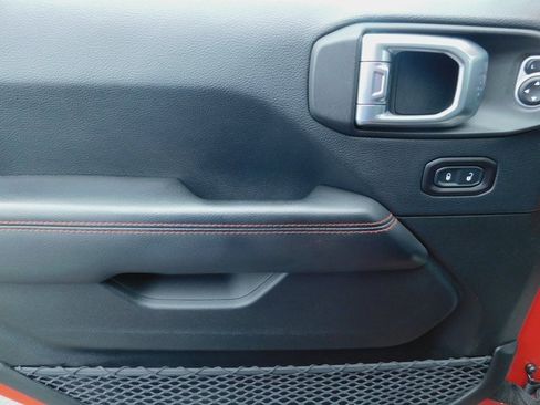 Used 2018 Jeep Wrangler Unlimited Rubicon w/ Dual Top Group image 24