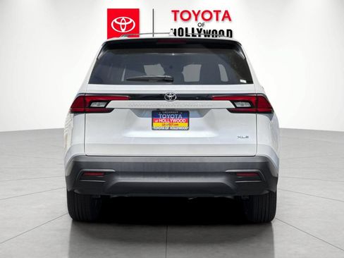 New 2026 Toyota Grand Highlander FWD image 5