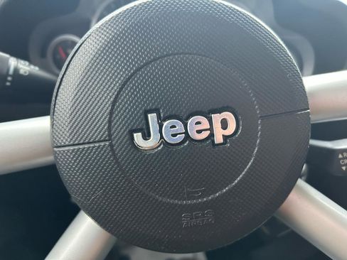 Used 2008 Jeep Wrangler Unlimited Sahara image 19