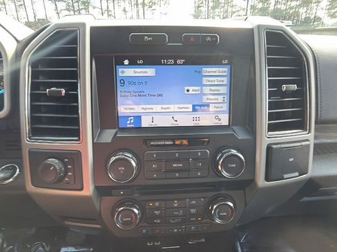 Used 2018 Ford F150 Lariat image 31