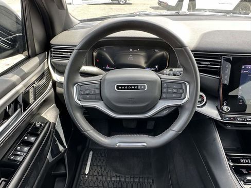 Certified 2024 Jeep Wagoneer L Series II AWD/4WD image 15