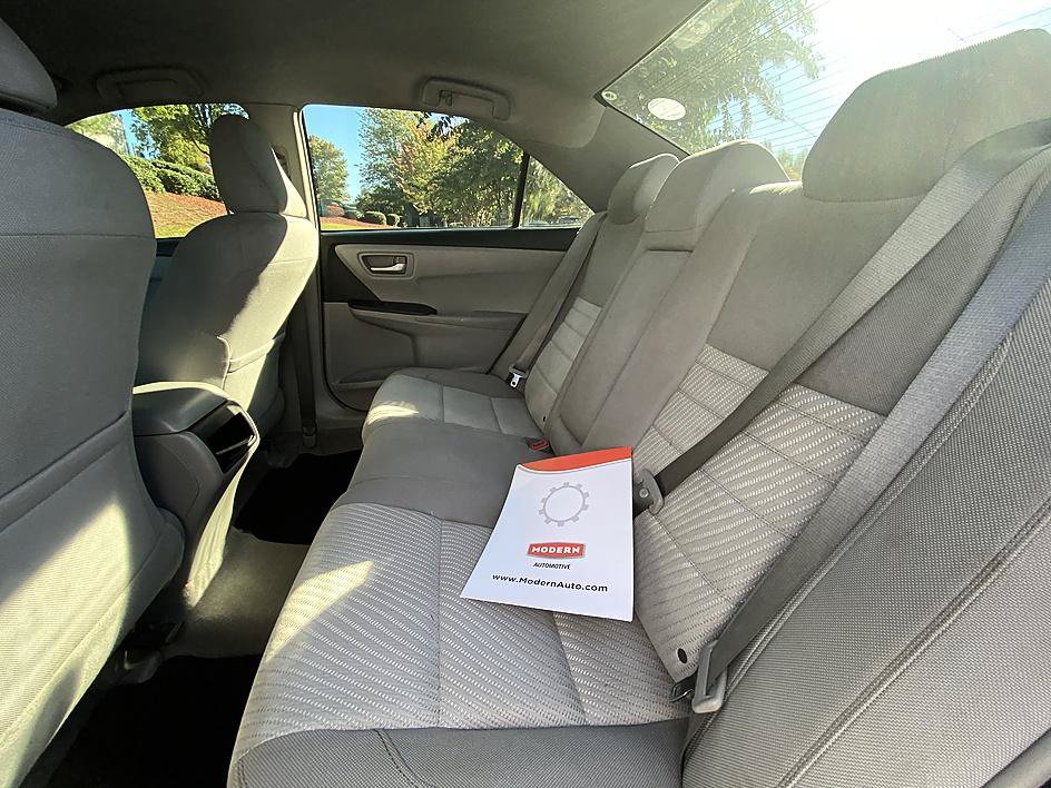 Used 2017 Toyota Camry LE FWD image 12